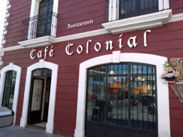 Café Colonial outside