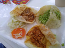 Gorditas Y Tacos De Harina El Jaibo food