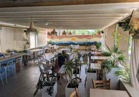 Letra Ch- Restoran Del Mar inside