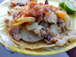 Los Tacos De Basura food