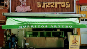 Burritos Arturo outside