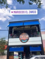 Mariscos El Zarco outside