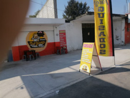 Tacos El Güero inside