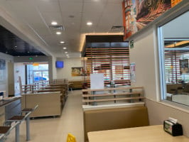 Carl's Jr. Plaza Las Alondras inside