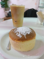 Neko-hi Café food