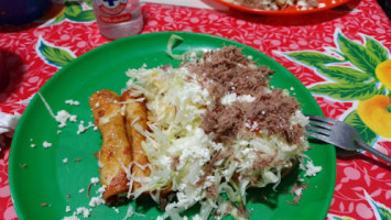 Cenaduria Los “ Patuchos” food