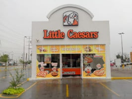 Little Caesars, México outside