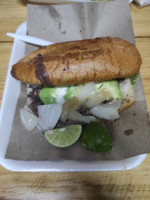 Tortas Vic food