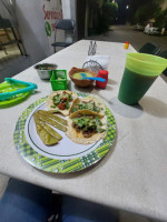 Taquería Juárez food