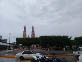 Mariscos Mi Pueblo inside