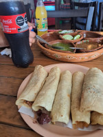 Tacos Doña Güicha food