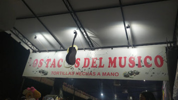 Los Tacos Del Musico food