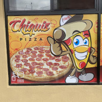 Chiquis Pizza food