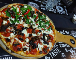 Cassamia Pizza food