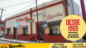 Taqueria Los Gigantes outside