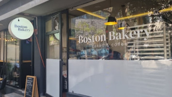 Boston Bakery, México outside