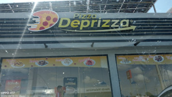 Pizza Deprizza Suc. Pedro Cárdenas inside