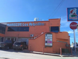 Mariscos Los Arbolitos outside