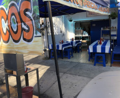 Mariscos Y Tacos De Camarón Los Capeados inside