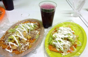 Las Chalupas D Mago food