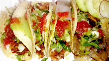 Tacos Los Chilangos food