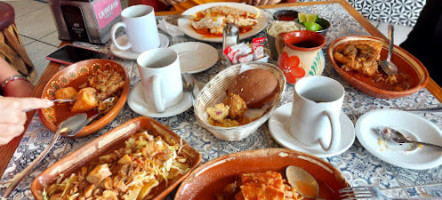Los Chilaquiles Restaurante food