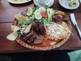 Xcatan Marisquero Familiar food