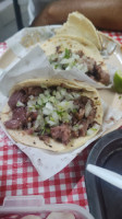 Tacos De Cabeza La Vaca Mil. food