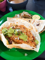 Los Reyes Del Taco Central food