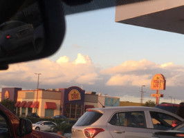 El Pollo Loco outside