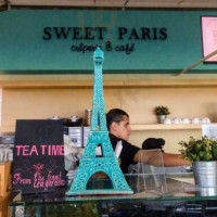 Sweet Paris Crêperie Café outside