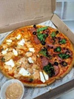 Urban Crust Pizza Piq food