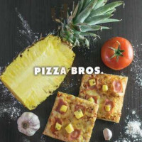 Pizza Bros Las Aguilas food