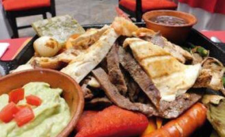 El Capricho De San Antonio food