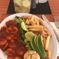 Eva Mandarina Beach Club food
