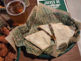 Wing Stop Montejo food