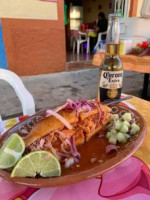 Tortas Ahogadas El Ahijado outside