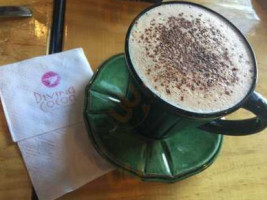 Divina Cocoa. Chocolate & Cafe food