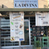 La Divina Café food