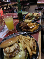 Las Alitas food