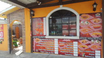 Toño's Burgers food