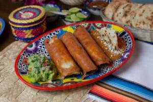 Al Sazón Mexicano food