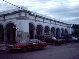 Birrieria El Amarillo outside