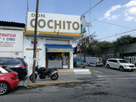 Don Cochito outside