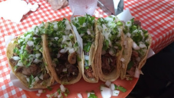 Taqueria El Pariente food