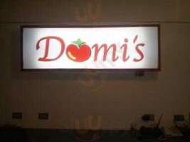 Domis Pizza food