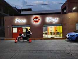 Pizza Wings Jocotitlan outside