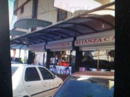 Panaderia Y Pasteleria Alianza outside