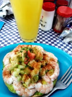 Mariscos La Almejita food