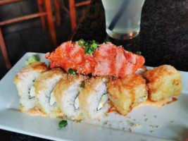 Temaky Sushi Bar & Grill food